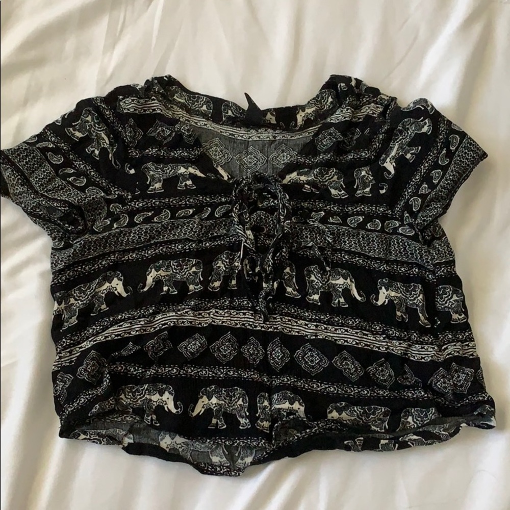 cropped elephant shirt